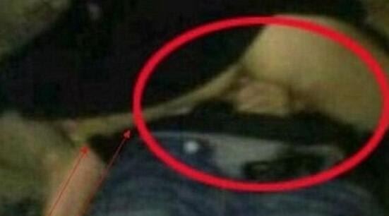 成都九眼桥事件视频 男女桥边当众激情啪啪啪