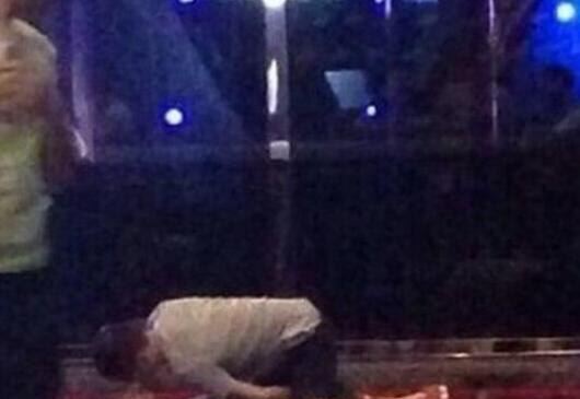 成都九眼桥事件视频 男女桥边当众激情啪啪啪