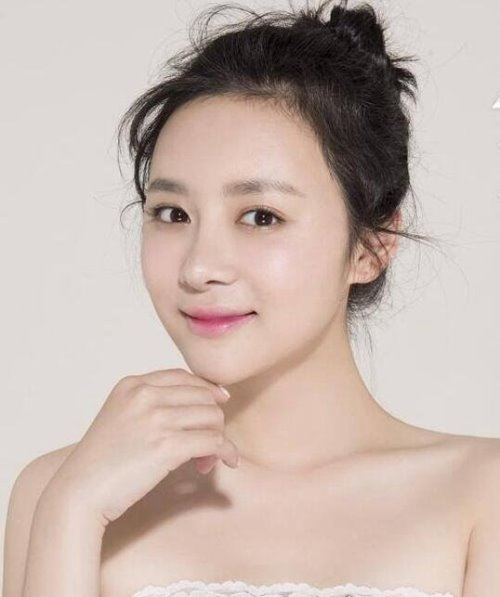 重庆大学校花孙文婷 如今清纯不在变得性感迷人(组图)