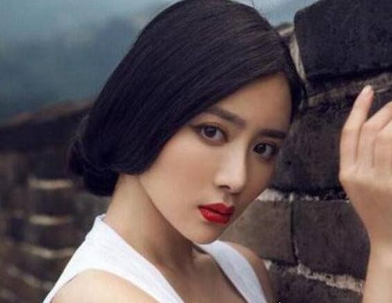 重庆大学校花孙文婷 如今清纯不在变得性感迷人(组图)