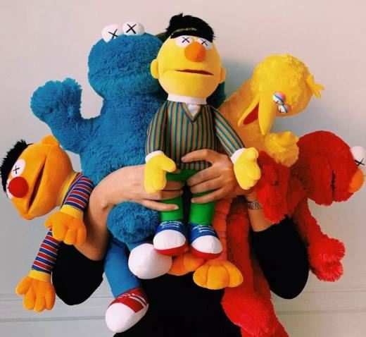 kaws和芝麻街的关系是什么?