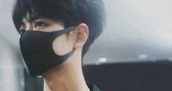 网友直呼人设倒塌 七鹤大人睡女粉丝事件真相（口罩遮脸直播）