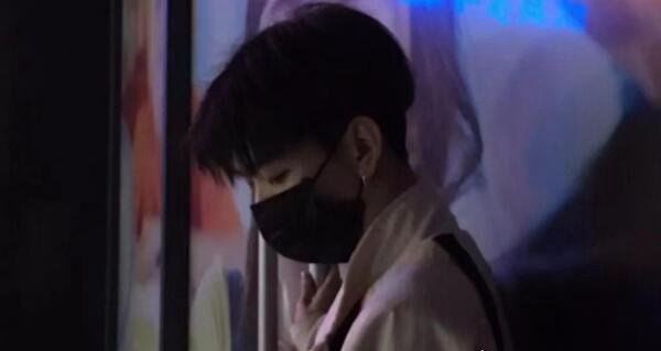 网友直呼人设倒塌 七鹤大人睡女粉丝事件真相（口罩遮脸直播）