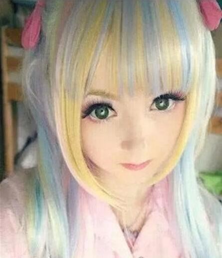 世界上最白的人 萝莉女王维纳斯·巴勒莫(因病化身宅男女神)