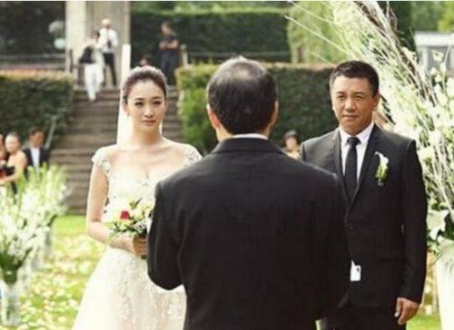 李小冉怀孕成事实 发文宣布怀上龙凤胎(曾还流产过)