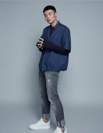 李荣浩家境怎么样 父母都是商人家境殷实(妥妥富二代)