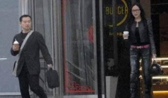 孔令辉的妻子杨舒婷 和三流女演员出入千万公寓