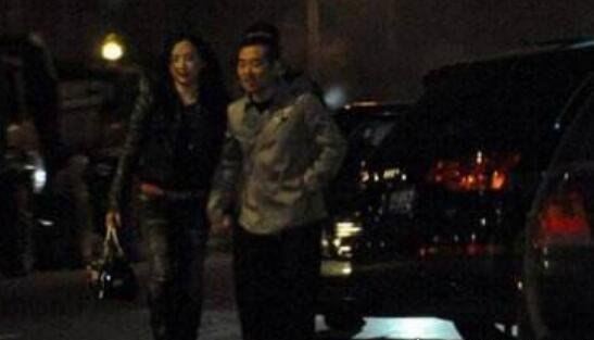 孔令辉的妻子杨舒婷 和三流女演员出入千万公寓