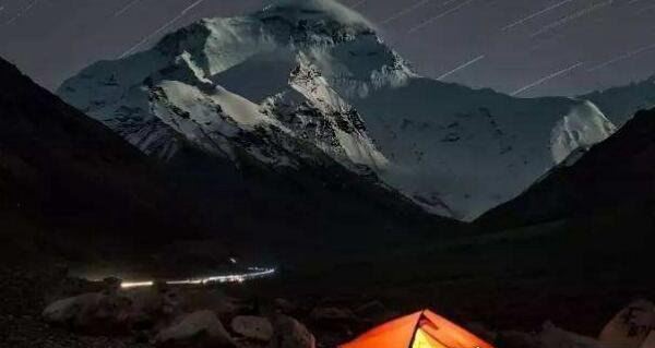 珠峰为什么不能过夜 温度太低（容易遭遇暴风雪）