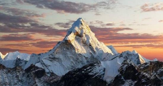 珠峰为什么不能过夜 温度太低(容易遭遇暴风雪)