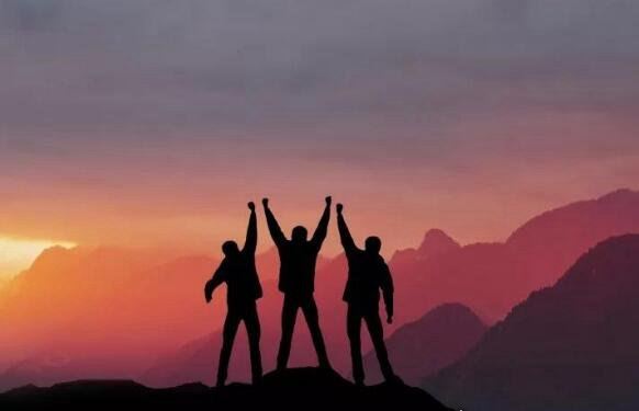 砥砺前行什么意思 指克服困难勇往向前(砥砺指磨刀石)