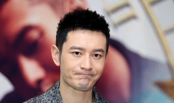 黄晓明否认拒演流浪地球 表示谣言太多掰手指都不够数