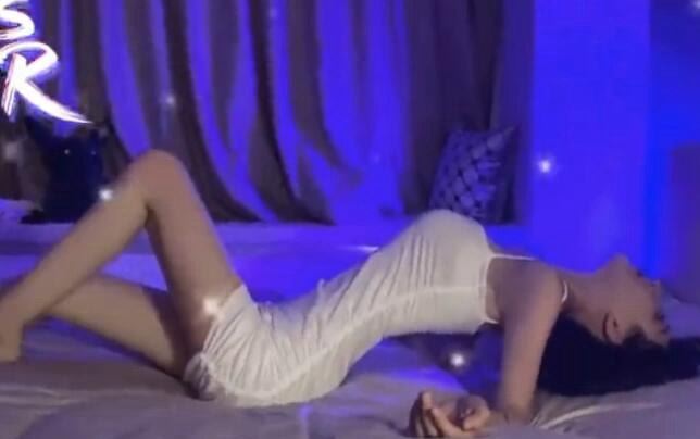 抖音开龙脊是什么意思 美女开龙脊照片欣赏(性感到爆)