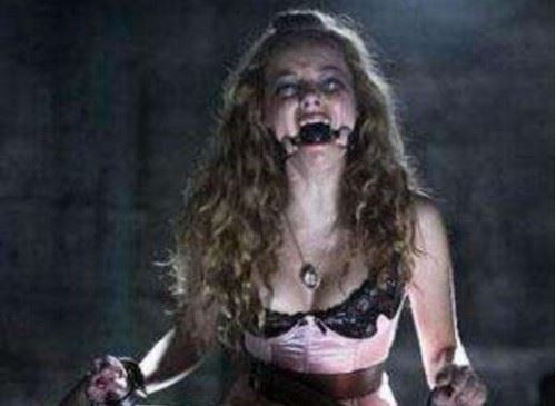 残酷刑罚电刑拷问 男人被电击流出精液受刑人生不如死