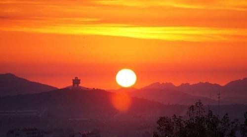 朝霞不出门晚霞行千里是什么意思 蕴含着大气运动学的科学知识