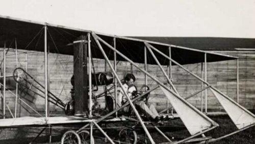 飞机是谁发明的 飞机发明者莱特兄弟的故事