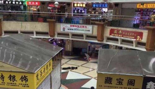 广州荔湾广场灵异事件 经常有人跳楼(荔湾尸场)