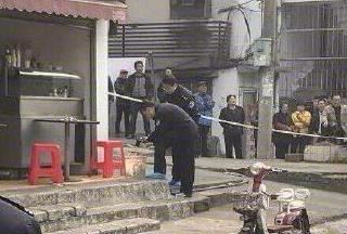 武汉武昌火车站杀人案 街头一男子头颅被砍(图片视频曝光)