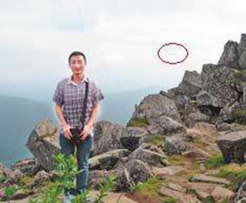 凤凰山事件 游客见到UFO并像被电击一样