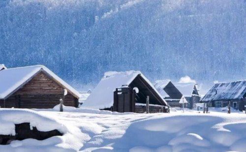 银装素裹的意思是什么？