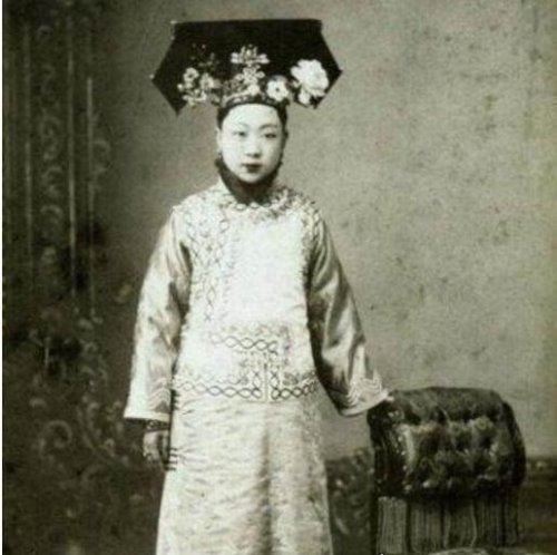 荣寿公主的真实老照片 皮肤黑又显老(看起来十分的丑)