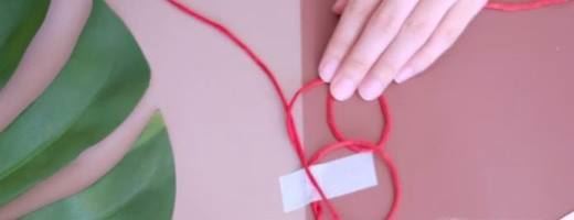 两股本命年红绳手链的编法