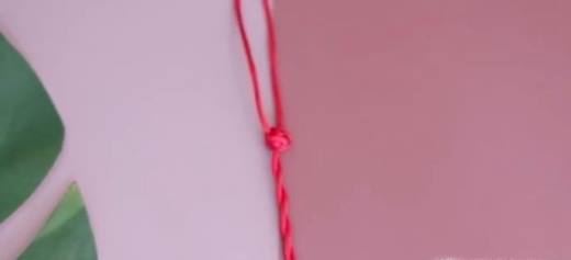 两股本命年红绳手链的编法