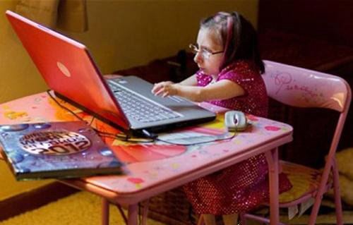 世界最矮女人 保利娜·马斯特斯身高仅61厘米(比2岁幼儿还矮)