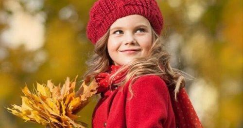 莞尔一笑的意思 美好地笑了一笑(大多形容女性微笑的样子)