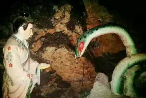 人心不足蛇吞象是什么意思 比喻人太贪心(欲望总是得不到满足)