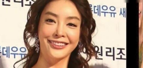 揭秘韩国演艺圈悲惨事件 多名女艺人被潜规则照片流出