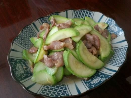 西葫芦怎么炒好吃,简单易学的家常西葫芦