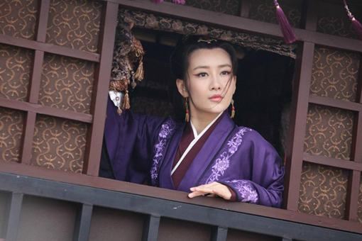 秦般若为什么帮助誉王？她的情报都哪来的？