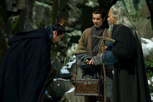 三国时期重要的的荆州 相当于现在的一个省还是城市？