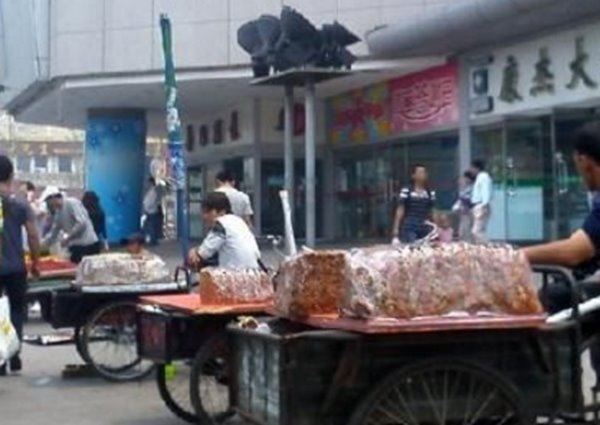 切糕事件是怎么回事？湖南岳阳卖出天价切糕总价值16万