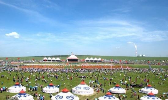 那达慕大会是哪个民族的节日 蒙古族传统节日(为期5天的盛会)