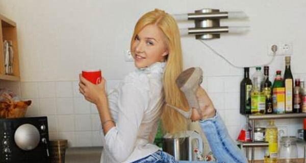 世界上骨头最软的女人 身体柔软似面条（Julia Zlata）