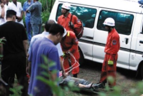 17人接亲遭雷击身亡 雷雨天远离高大树木低洼处藏身