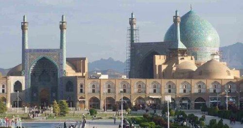 凭借石油产业闻名全球 伊朗的人口和国土面积多少（人口约8000万）