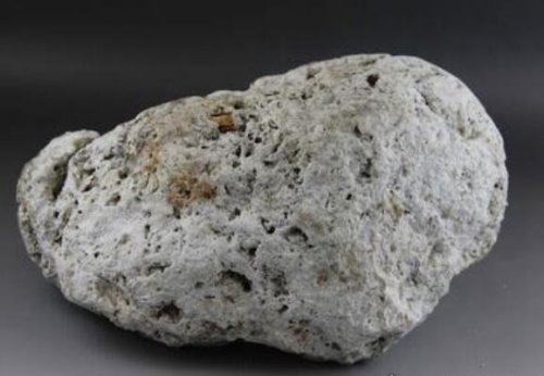 龙涎香是什么东西 是抹香鲸的便便(也是香精的重要组成部分)