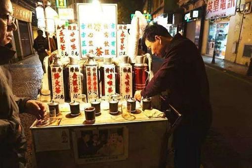 广东人为何喜欢喝凉茶？揭秘广东凉茶的历史渊源