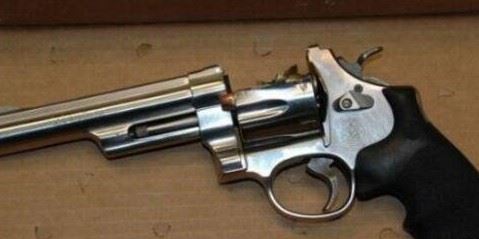 威力最大的手枪排名：PfeiferZeliska转轮手枪 子弹比手榴弹还大