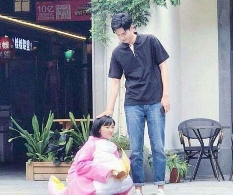 沈月身高不足一米六 个矮初恋脸符合陈小希设定