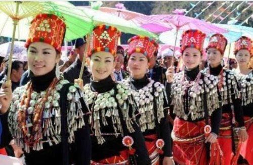 景颇族的风俗习惯是怎样 盛行杀牲畜祭鬼魂(鬼魂有好坏之分)