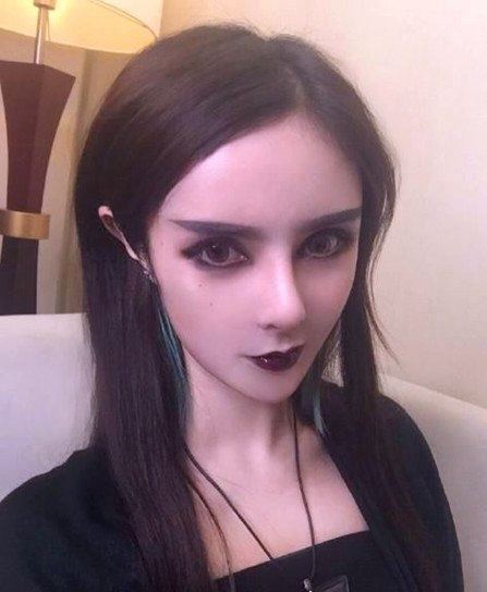 网红的四大鼻祖 只有凤姐混的最凄惨(在美国帮人修脚)