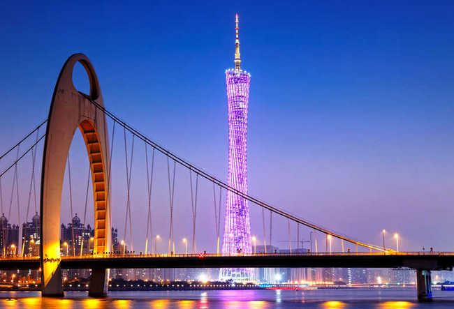 世界最高建筑排名 哈利法塔高度为2723英尺