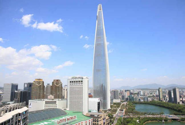 世界最高建筑排名 哈利法塔高度为2723英尺