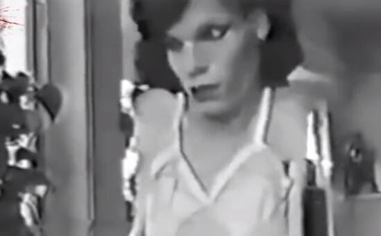 最恐怖红色房间直播杀人 残忍直播杀人现场胆小者慎点