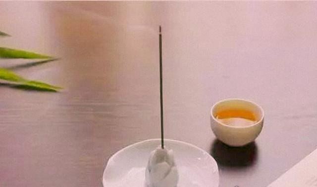 一炷香的时间是多久 一炷香等于半个时辰(相当于现在一小时)