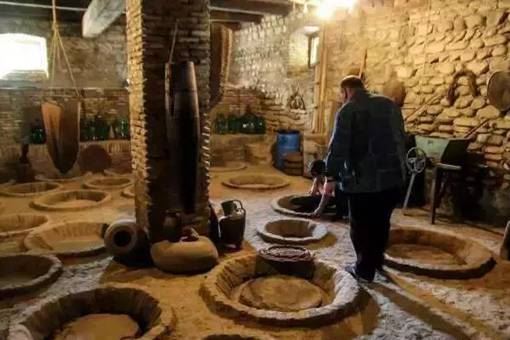 格鲁吉亚红酒什么档次？揭秘格鲁吉亚的红酒文化